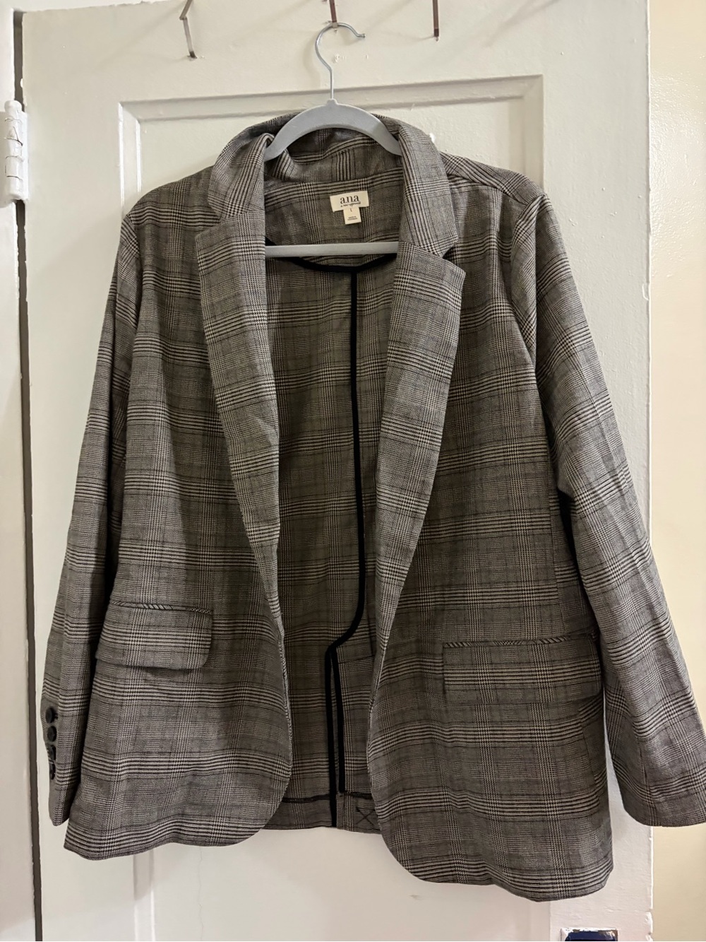 ana Plaid Blazer in Gray & Black Like New